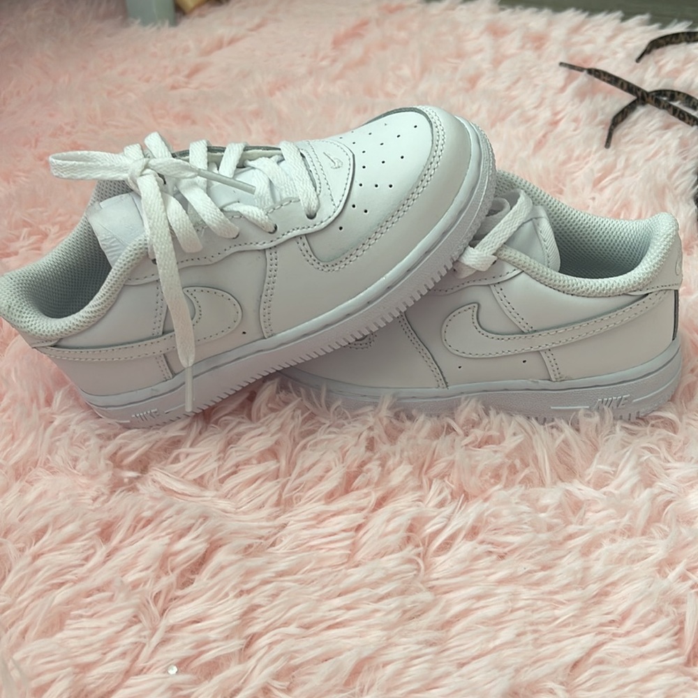 - Childrens Nike Airforce 1- Never Worn